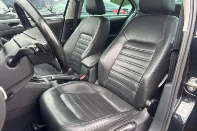 Volkswagen Jetta (2012) thumbnail 9