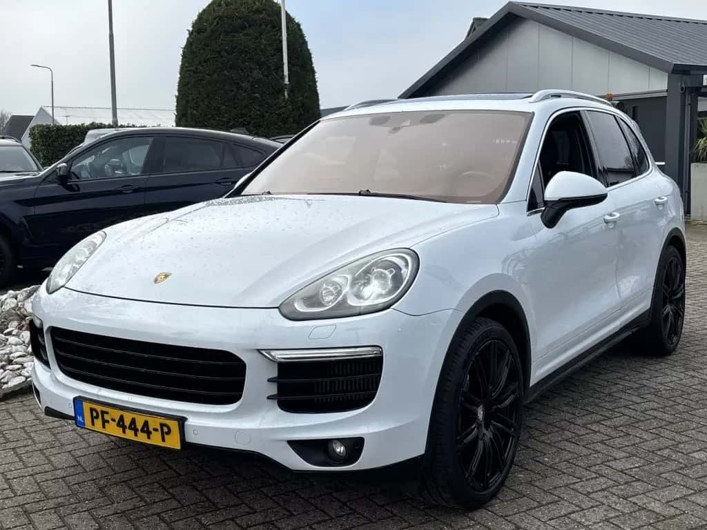 Porsche Cayenne (2015) — foto 1