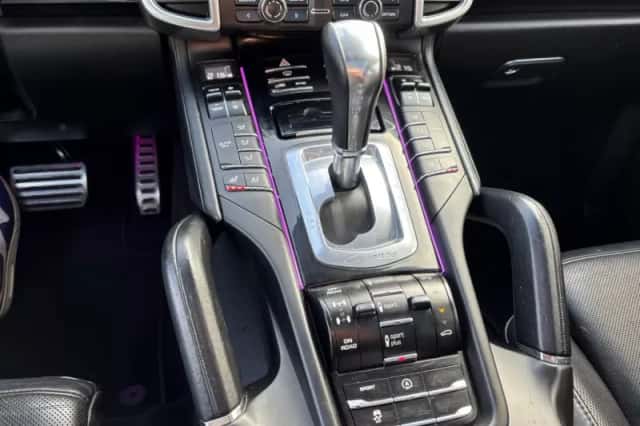 Porsche Cayenne (2015) thumbnail 19