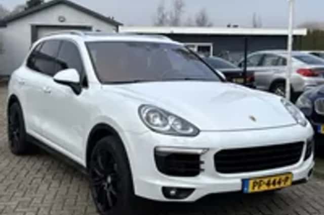 Porsche Cayenne (2015) thumbnail 22