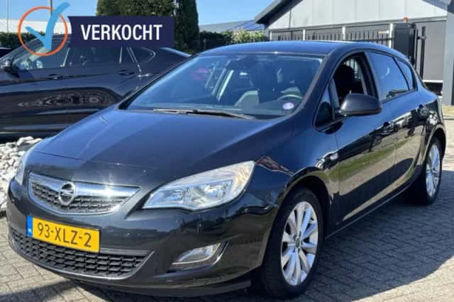 Opel Astra (2012)