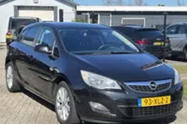 Opel Astra (2012) thumbnail 20