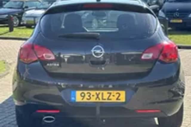 Opel Astra (2012) thumbnail 23