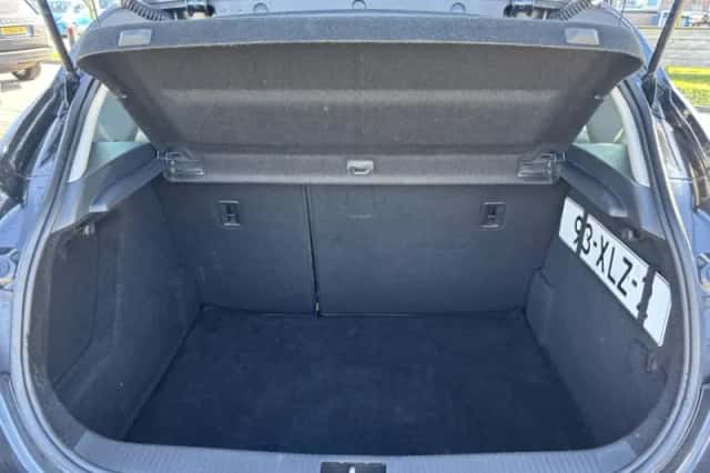 Opel Astra (2012) thumbnail 9