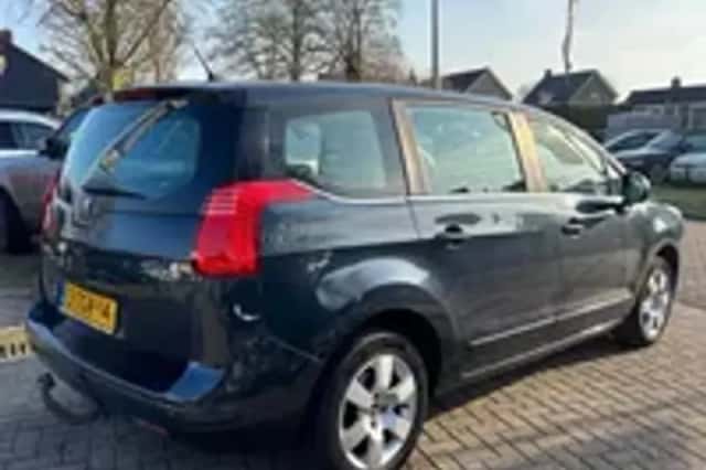 Peugeot 5008 (2014) thumbnail 26