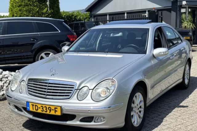Mercedes-Benz E-Klasse (2002) thumbnail 1