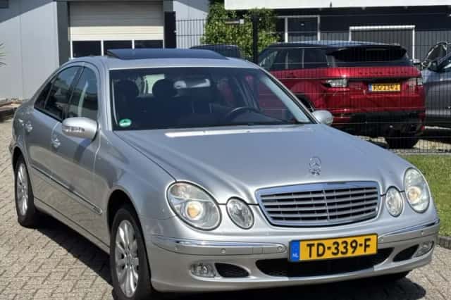 Mercedes-Benz E-Klasse (2002) thumbnail 3