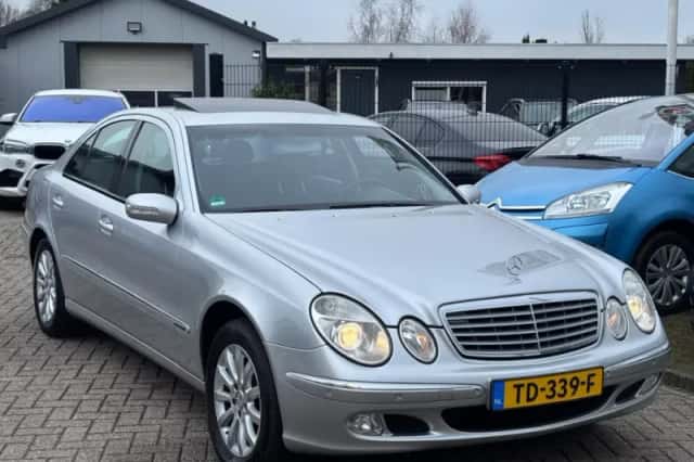 Mercedes-Benz E-Klasse (2002) thumbnail 3
