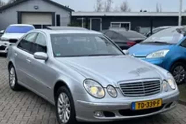 Mercedes-Benz E-Klasse (2002) thumbnail 21