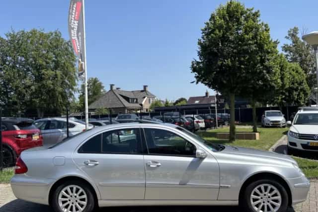 Mercedes-Benz E-Klasse (2002) thumbnail 4