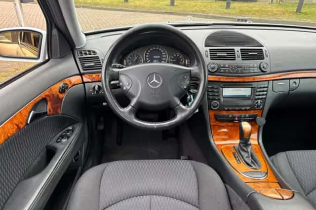 Mercedes-Benz E-Klasse (2002) thumbnail 9