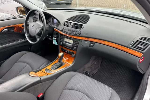 Mercedes-Benz E-Klasse (2002) thumbnail 10