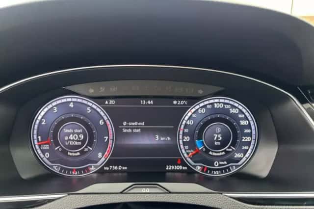 Volkswagen Passat (2016) thumbnail 12