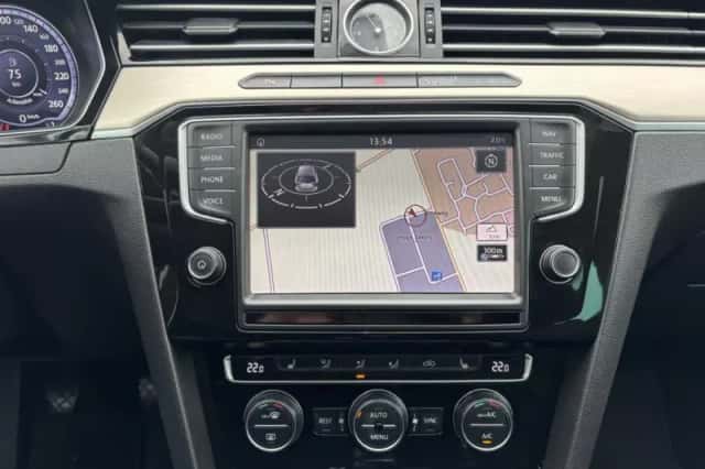 Volkswagen Passat (2016) thumbnail 14