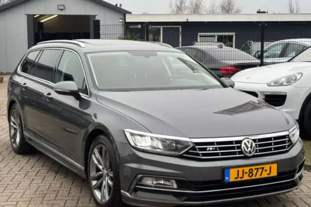 Volkswagen Passat (2016) thumbnail 3