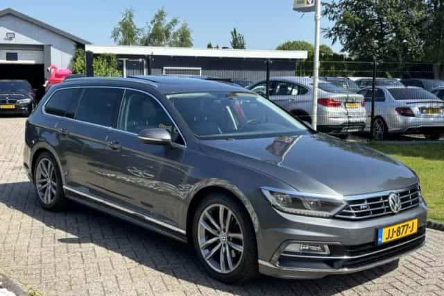 Volkswagen Passat (2016) thumbnail 3