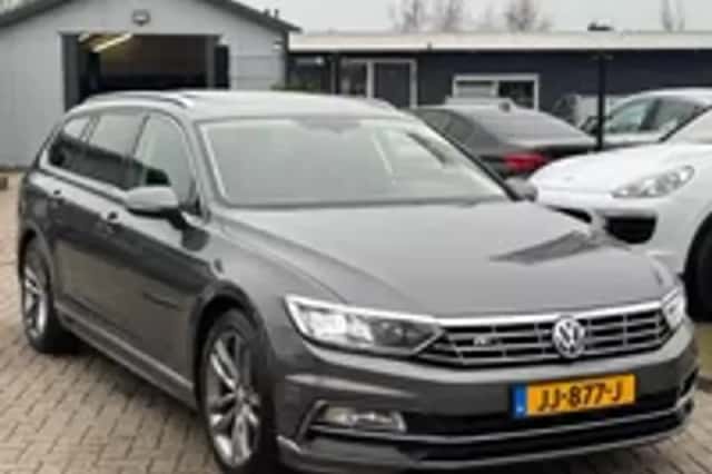 Volkswagen Passat (2016) thumbnail 24