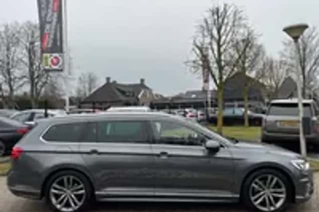 Volkswagen Passat (2016) thumbnail 25