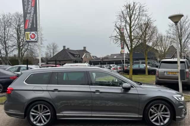 Volkswagen Passat (2016) thumbnail 4