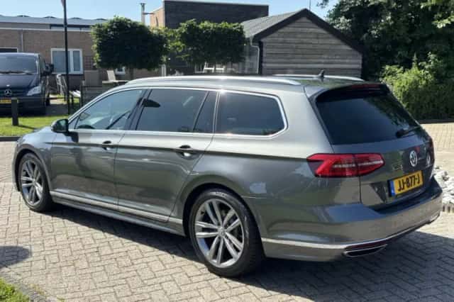 Volkswagen Passat (2016) thumbnail 6