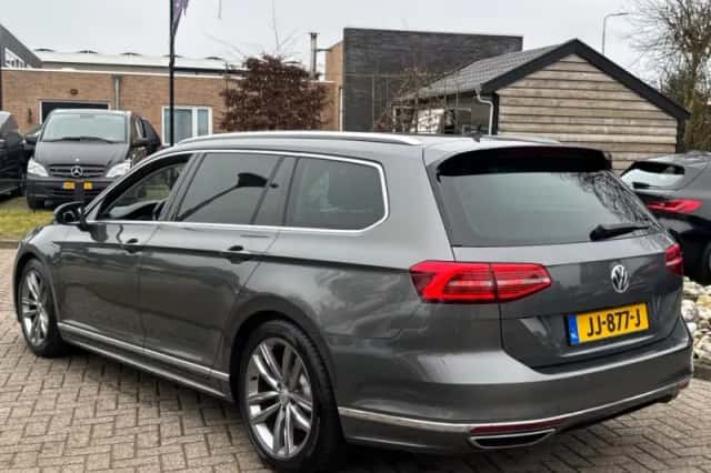 Volkswagen Passat (2016) thumbnail 7