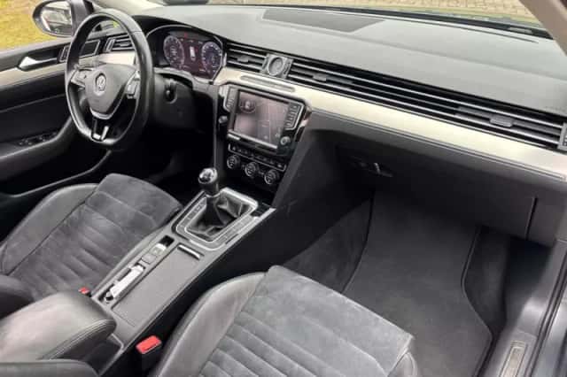 Volkswagen Passat (2016) thumbnail 10