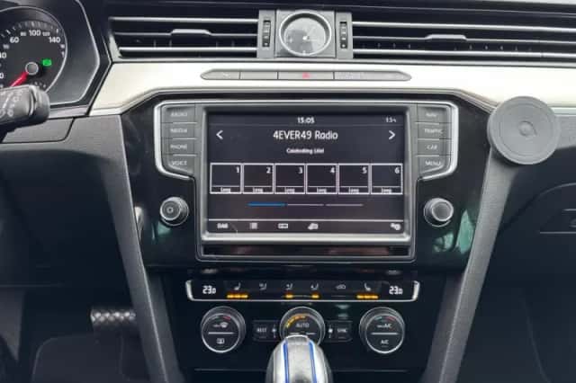 Volkswagen Passat (2016) thumbnail 12