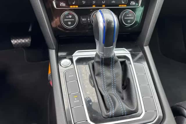 Volkswagen Passat (2016) thumbnail 14