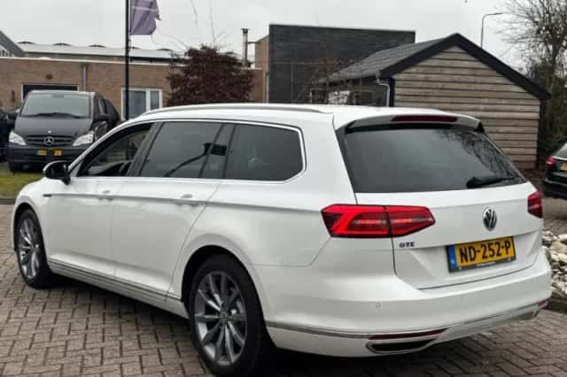 Volkswagen Passat (2016) thumbnail 7