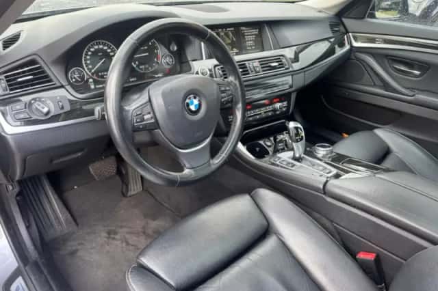 BMW 5-Serie (2014) thumbnail 11