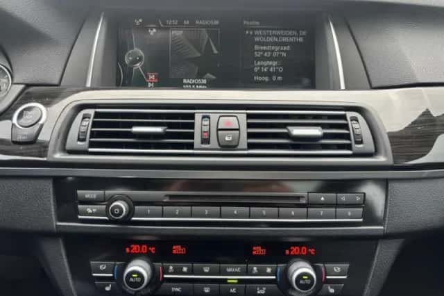 BMW 5-Serie (2014) thumbnail 12