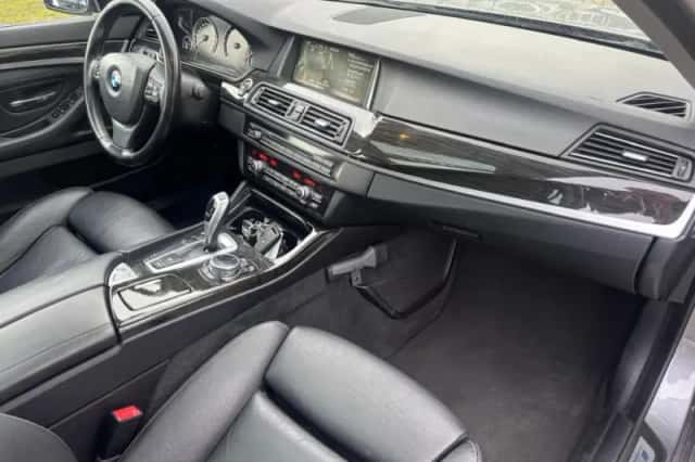 BMW 5-Serie (2014) thumbnail 10
