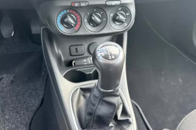 Opel Corsa (2016) thumbnail 16