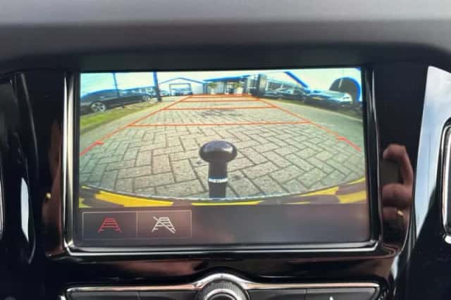 Opel Corsa (2016) thumbnail 18