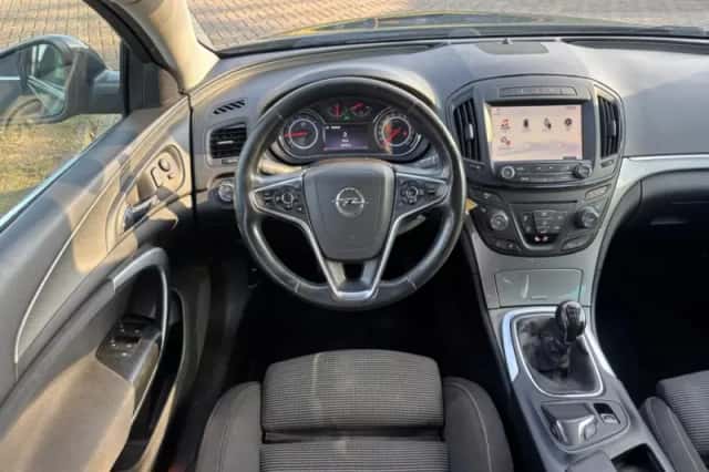 Opel Insignia Sports Tourer (2015) thumbnail 9