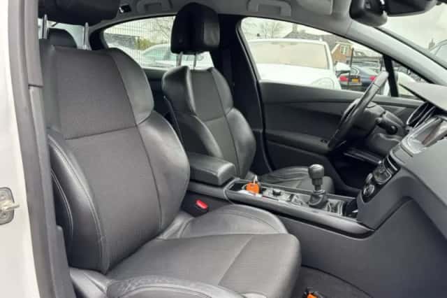 Peugeot 508 (2011) thumbnail 11