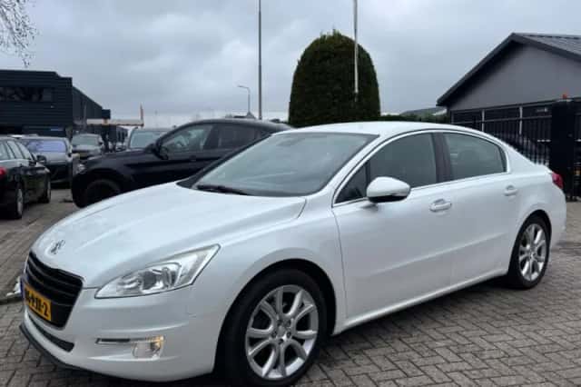 Peugeot 508 (2011) thumbnail 4