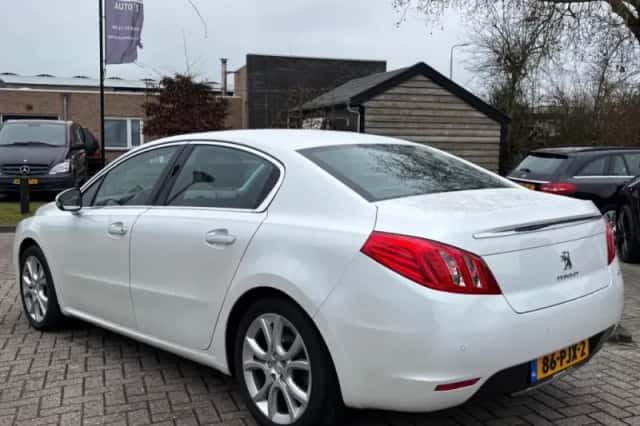 Peugeot 508 (2011) thumbnail 8