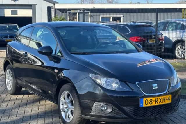 SEAT Ibiza (2011) thumbnail 3