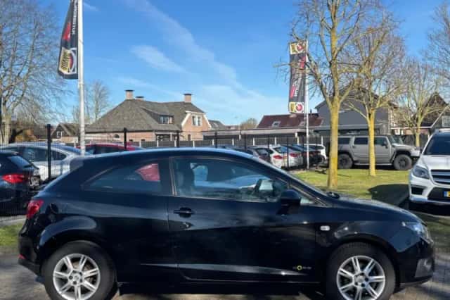 SEAT Ibiza (2011) thumbnail 5