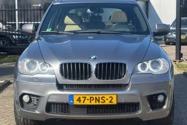 BMW X5 (2011) thumbnail 2