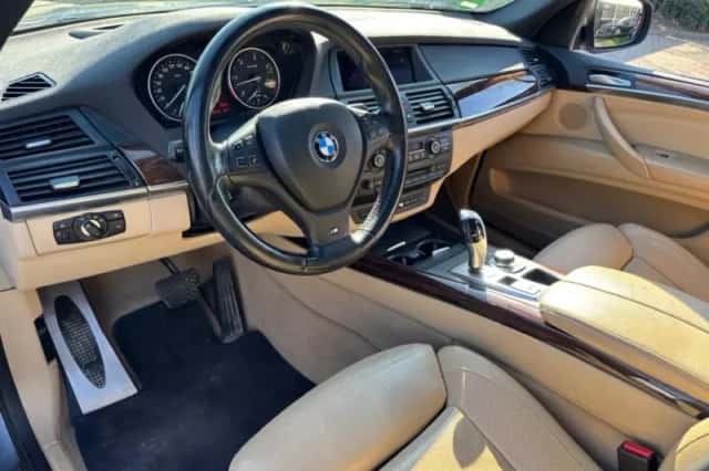 BMW X5 (2011) thumbnail 14