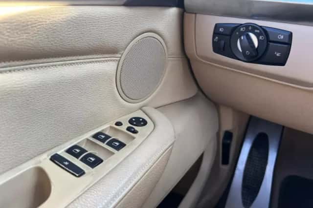 BMW X5 (2011) thumbnail 17