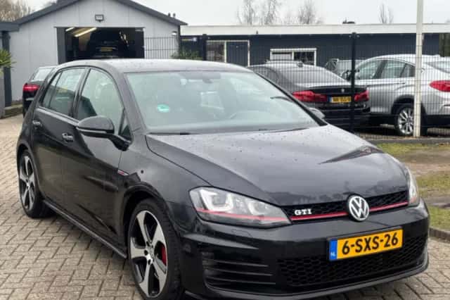 Volkswagen Golf (2014) thumbnail 3