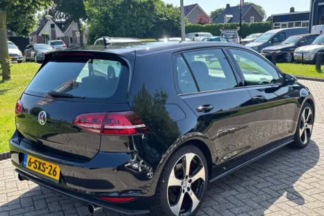 Volkswagen Golf (2014) thumbnail 4