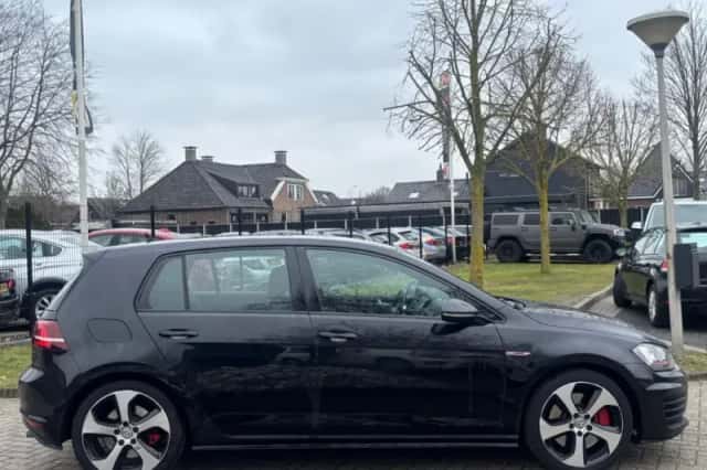 Volkswagen Golf (2014) thumbnail 5