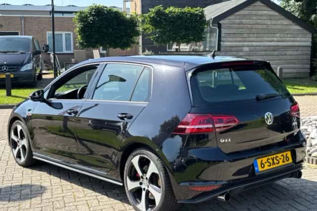 Volkswagen Golf (2014) thumbnail 6