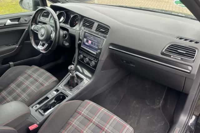 Volkswagen Golf (2014) thumbnail 10