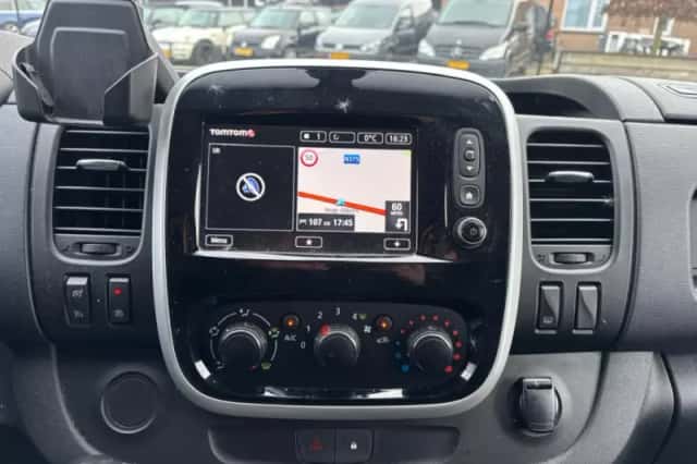 Opel Vivaro (2019) thumbnail 12