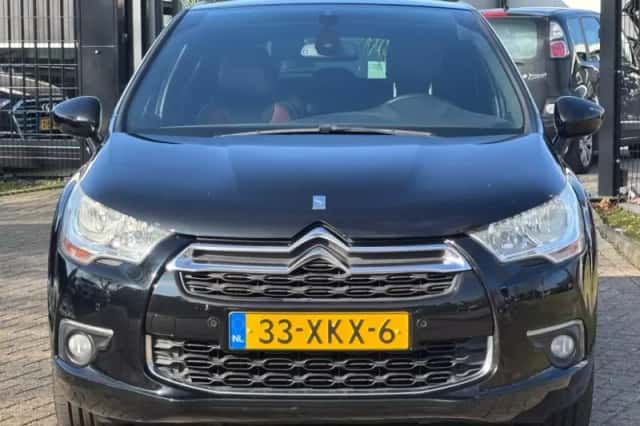 Citroën DS4 (2012) thumbnail 2